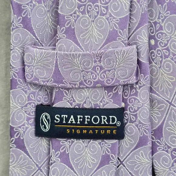 Stafford Signature Purple Silver Floral Paisley 100% Silk‎ Men's Neck Tie NWOT - Picture 4 of 6